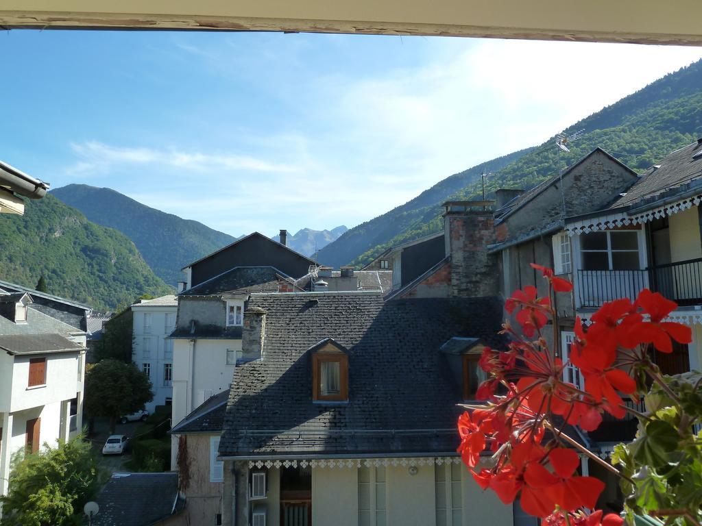 Hotel Des Lilas Bagnères-de-Luchon Rum bild